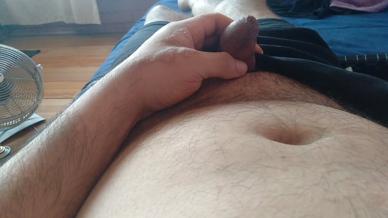 ผู้ชายมักจะคิดถึงการเย็ดฮาร์ดคอร์เสมอเมื่อเขาดูควยอ่อนประสบการณ์ของเขา