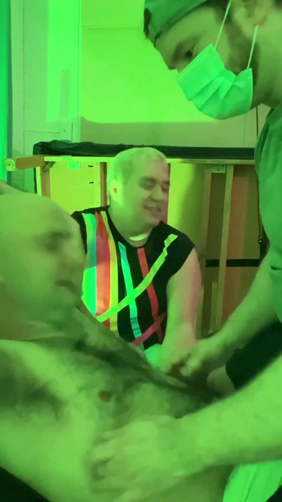 Ticklers vender seg mot Drew