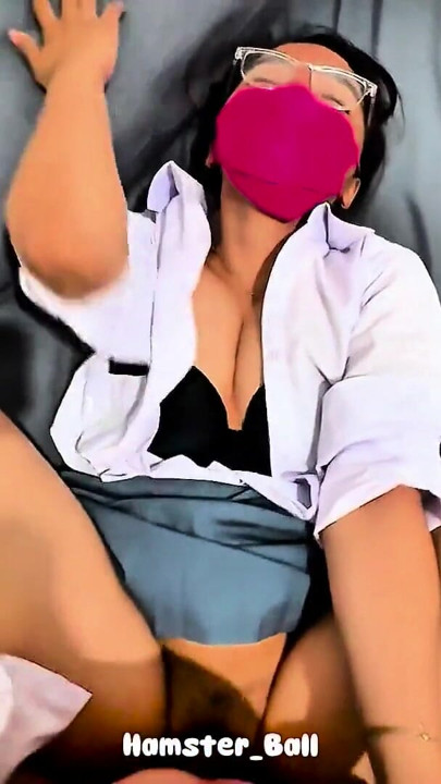 Estudiante de sexo amateur 18+, directo a follar en la pensión de la novia después de la escuela | Clip 1