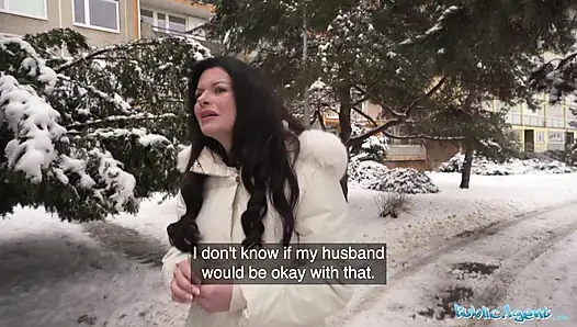 Ateşli İngiliz evli kadın ilk büyük yarağıyla dölleniyor - kamu görevlisi
