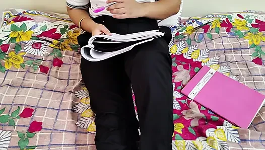 Hintli genç kız liseli kızla sert seks yapıyor
