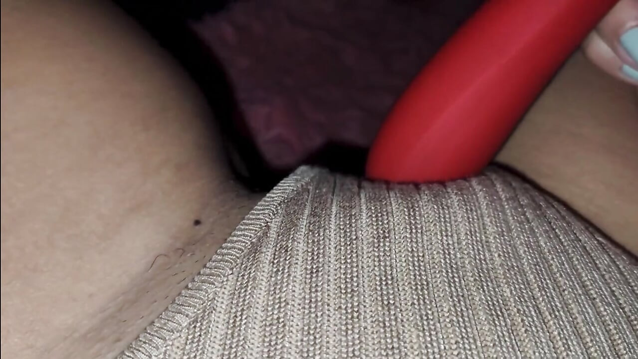 Powerful toy that eats, my pussy, it reached heaven and gives me an orgasm