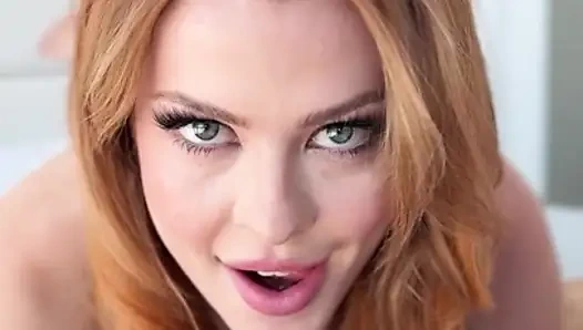 Elly Clutch принимает длинный мясистый член в ее глотку