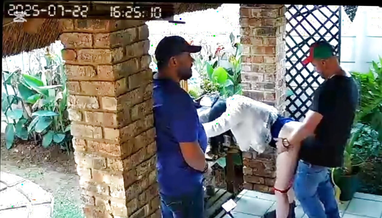 Бос-рогоносець хотів, щоб я відтрахав його дружину повію, від чого він дрочить