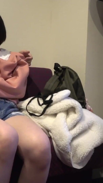 Nevine devojke koje ništa ne znaju. 5 | Klip 1