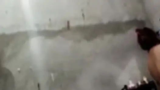 Teyze Anna onu uyutmaya çalışıyor