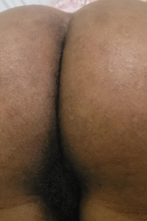 裸と一緒に尻でセックス - 生のエネルギー、自然な身体