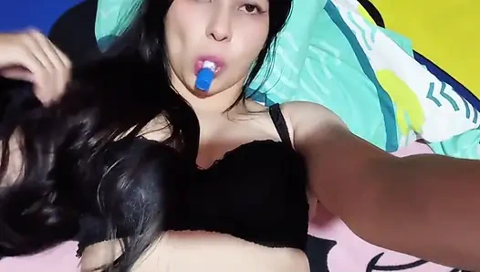 Aktris porno yuliethgomez pamer barang-barangnya (rekaman seks asli