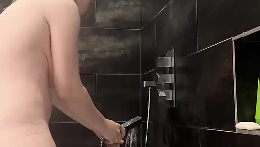 Pirang Dengan Payudara Alami Mandi