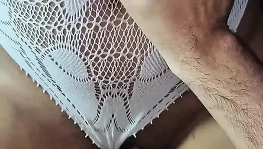 Büyük göğüsleri yarağıma binerken yüzüme sekiyor.