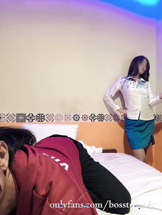 Pov(dekhne ka bindu) thaee phis mahilaen