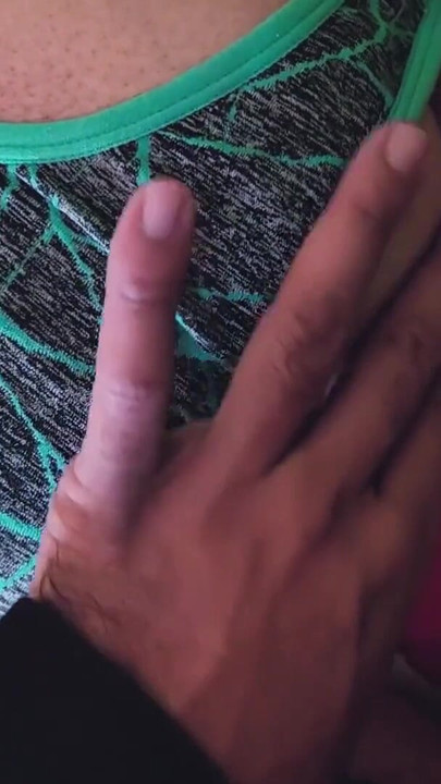 Schlüsselmoment aus "indisches sexvideo der schönen hausfrau und ihrem Fitnesstrainer- Yogalehrer"