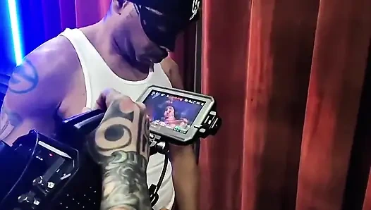 Будь порнозвездой в гэнгбэнге в видео от первого лица