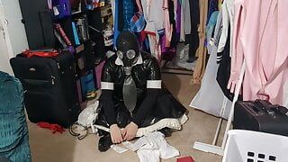 Sissy en PVC, divers jeux de souffle, ensachage de masques à gaz