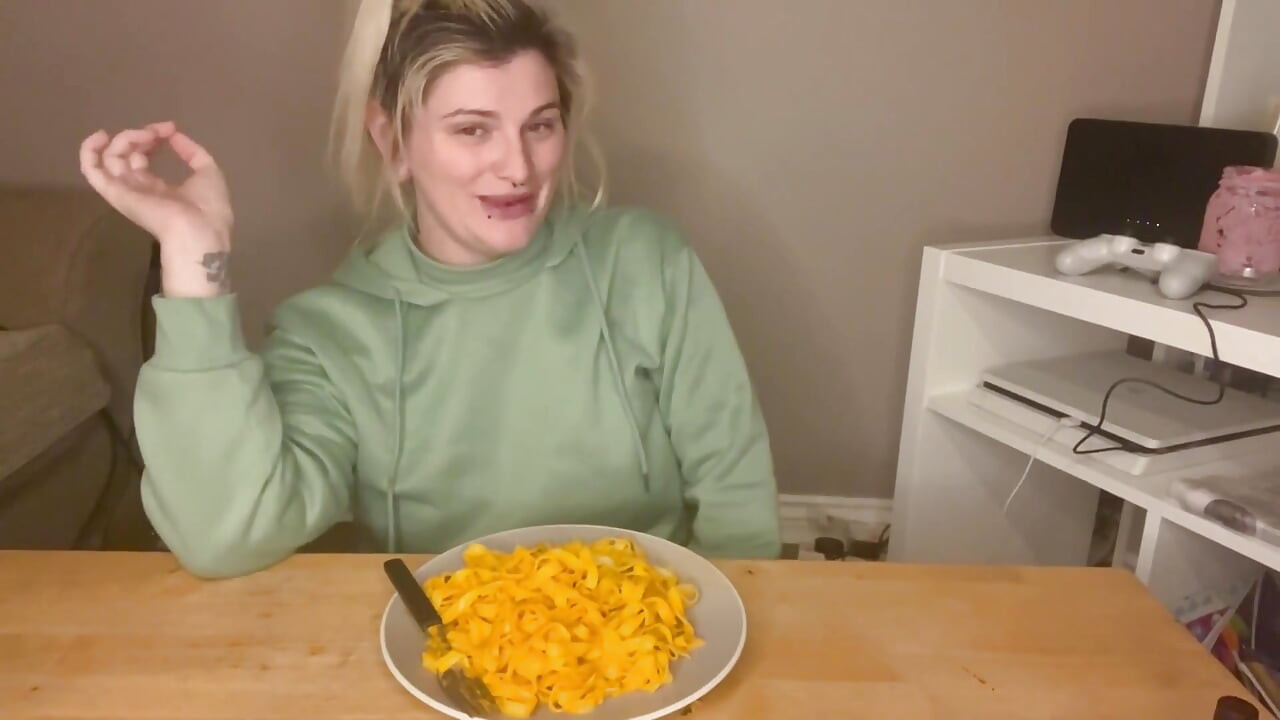 Sem mãos bagunçadas Massa Mukbang