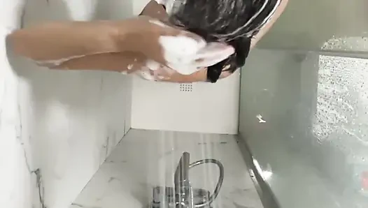 Mutter nackt in der dusche erwischt