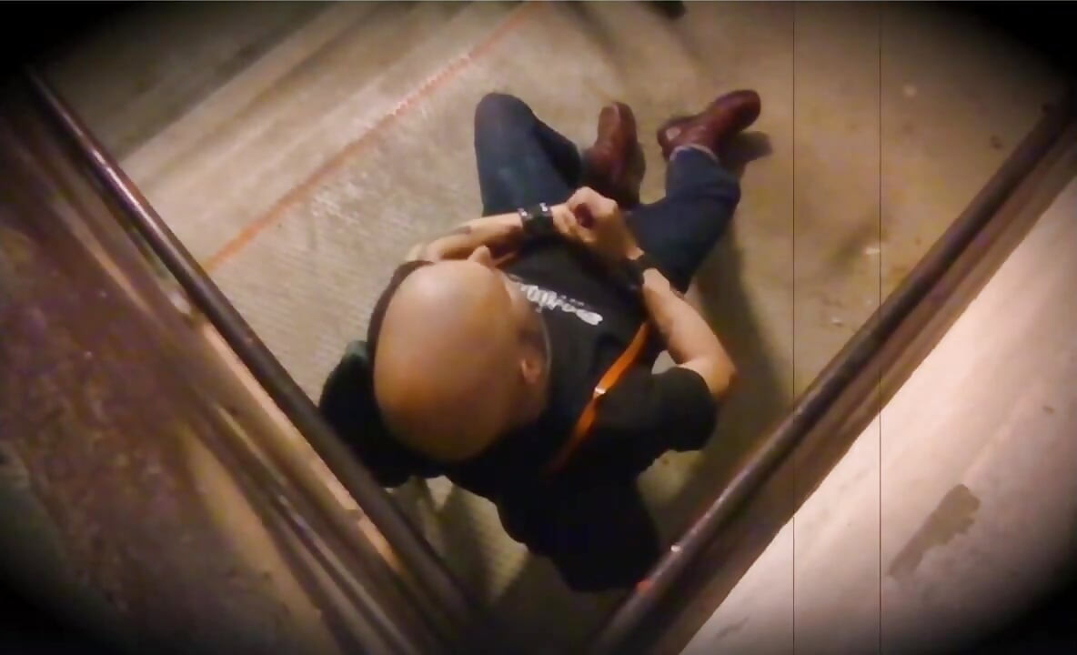 Skinhead sục cu