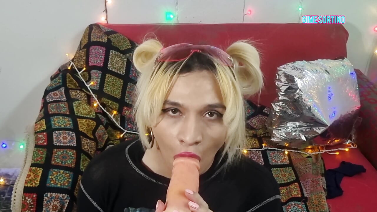 Teen Wanted a Dildo but Ends up with a Facial