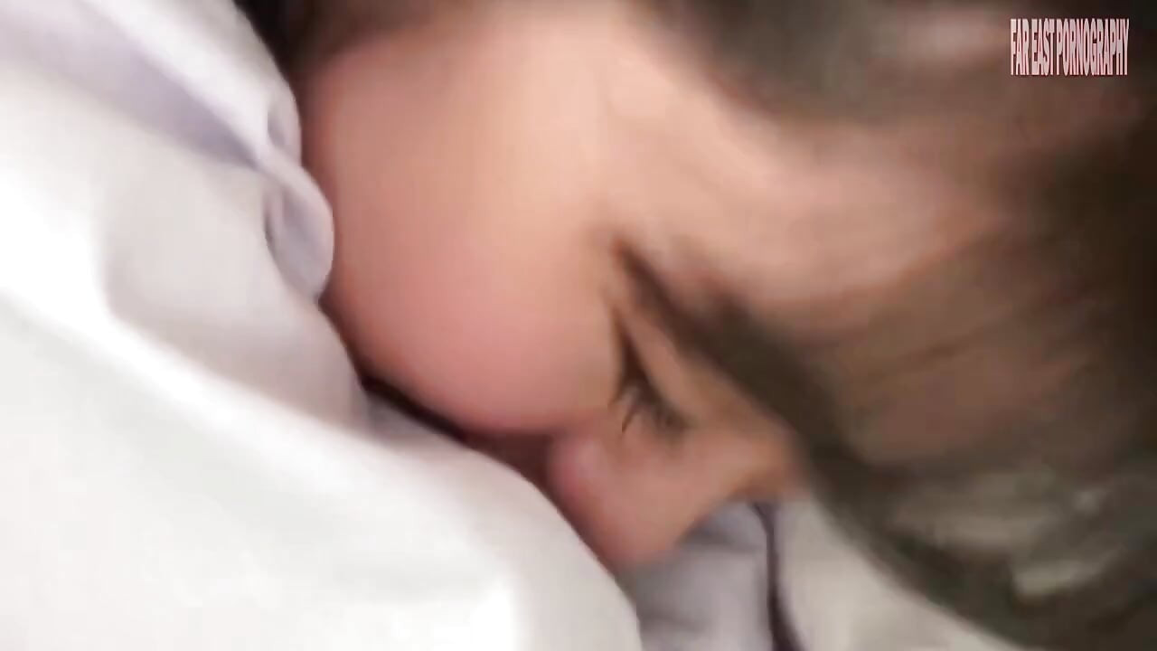 Vedeta porno japoneză se bucură de dragoste privată în costum -partea 1