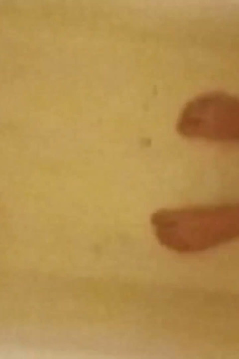 Pacing Naked and Barefoot Peeing on My Foots, in a Bathtub