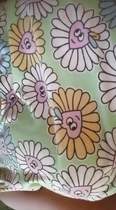 Büyük memeli ve ıslak amcıklı dildo şehveti ile banyo odasında Sri Lankalı kız musterbasyonu