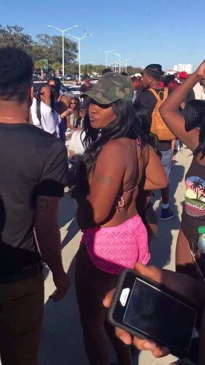 Black beach 2017 it goes down in my town