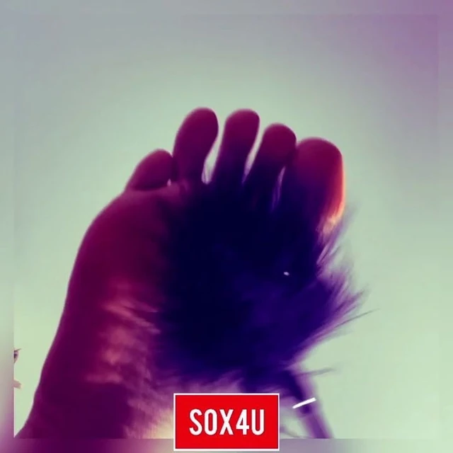 Tickle me - feather feet teasing