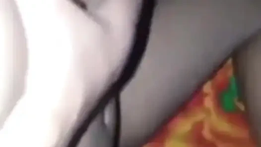 Amcığımı üç parmağıma sürtünüyorum