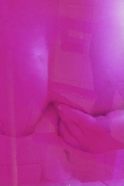 Kandi Kane - 穿着粉色的漂亮女郎