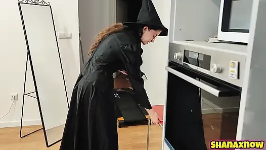 COSPLAYING WITCH THAT EATS YOUR ASS DEVOUR FOOD FETISH