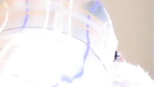 Bacaklı ve naylon çoraplarımla oynuyorum