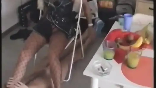 Pemujaan kaki dan jala 193