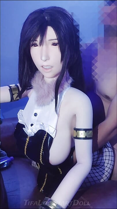 After Dark at the Honey Bee Inn. Tifa's Buzzing for You!