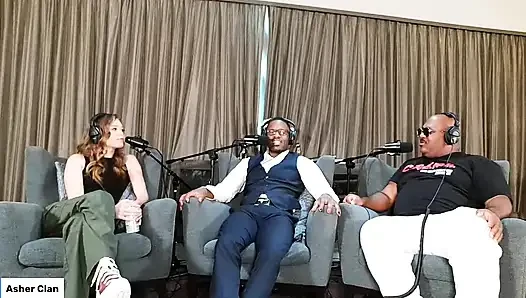 Erwachsene Entertainer couch-talk mit Katie Kush, Jamie Knox und mrflourish Podcast Asherc über die Gebärmutter