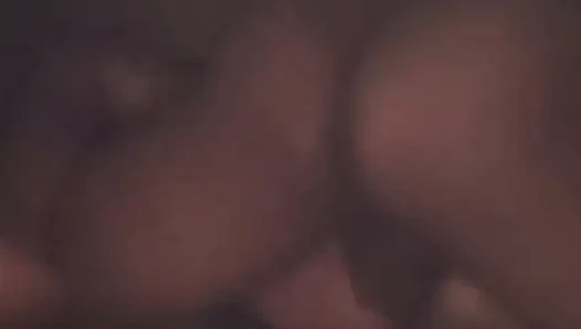 Hintli ateşli çiftler derin sikişiyor