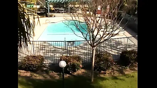 Cewek cantik ini dientot habis-habisan sampai dicrot di dalam