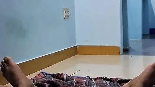 Hintli koca karısını evinde sert sikiyor