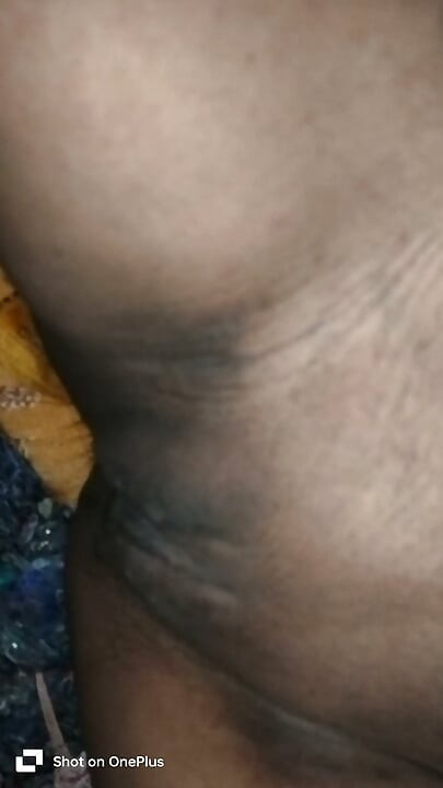 Esposa grávida fode a noite toda na cama de madeira quando não tem ninguém em casa