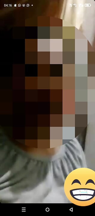 Panggilan video sama mantan istriku dia lagi sange