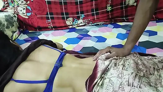 Desi Bhabhi Looks Amazing Wearing Saree, I Enjoyed It