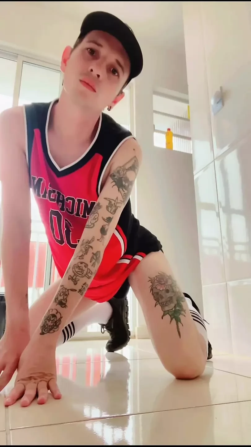 Twink dostaje dildo jebana