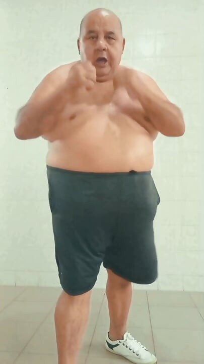 You Are Standing Right in Front of Bubba Wrestle!