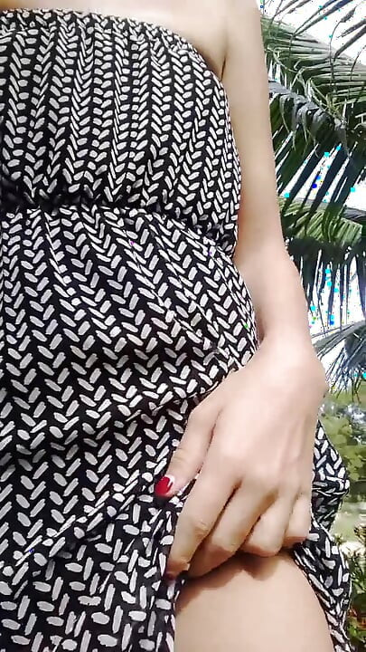 Nouveau pipi en plein air dans ma culotte 1