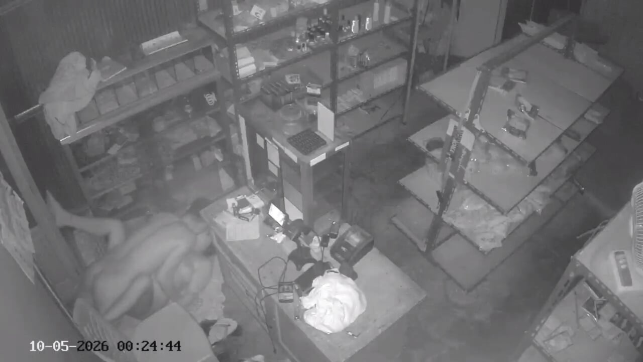 Cheating in a dark place with an ex-girlfriend, it turns out that there is a hidden camera.