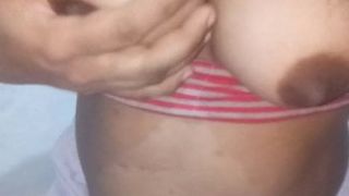 Las tetas de Priya muestran parte 2