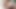 小柄なブロンドの女の子が複数のペニスに叩かれる