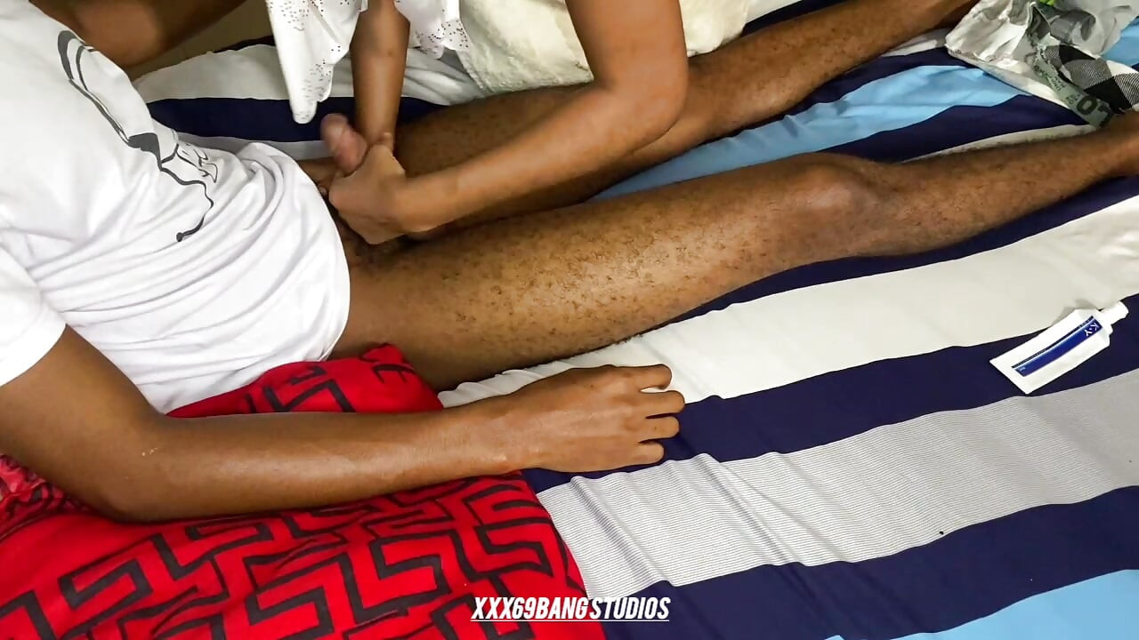 Pembantu nakal ini dientot habis-habisan sama pembantu