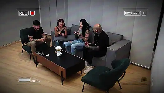 Lanet Evi, Ben Allison Sweet Ile Sevişiyorum, Arkadaşlarım Uno Oynuyor