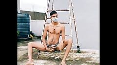 Garoto nu adora fazer sexo em público - indiano