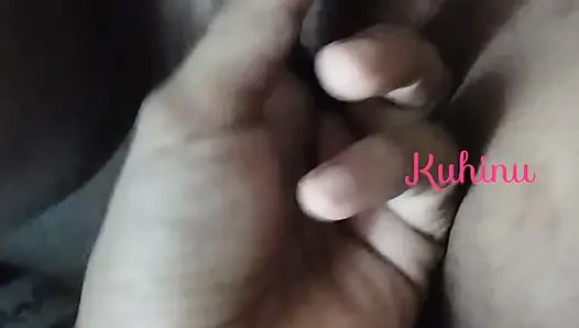 Köylü kadınlar Vegaina parmaklıyor